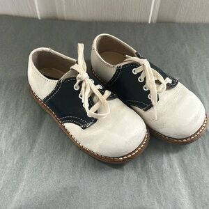 Kids vintage saddle shoes size 6 1/2 D